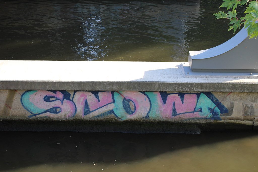 Graffiti SNOW